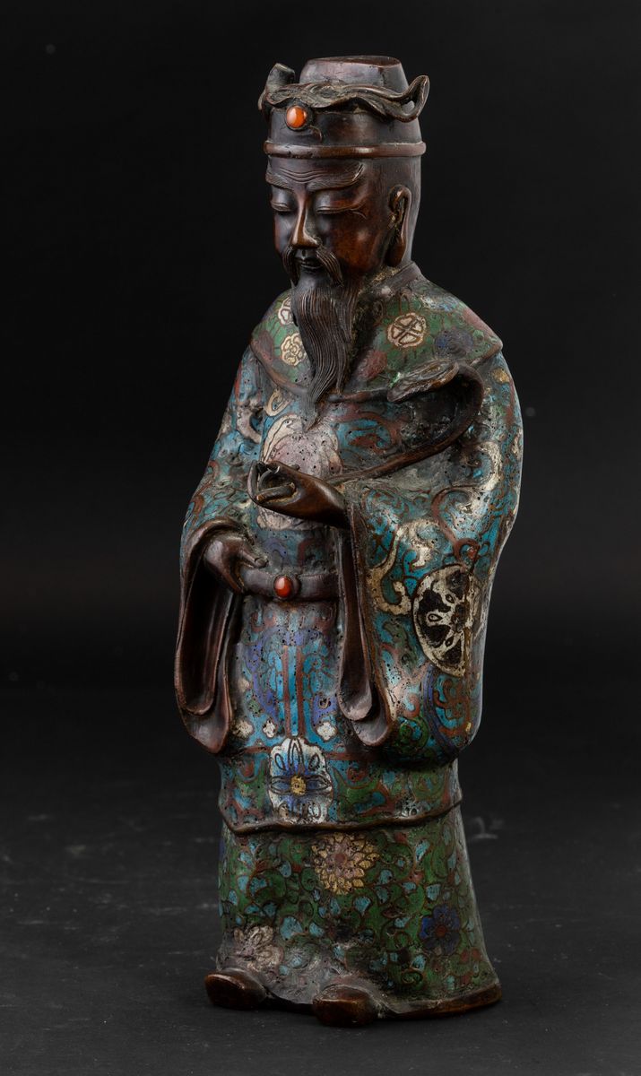 Figura di Saggio con Ruyi a Smalti Cloisonnè e Innesti in Pietre Dure, Giappone, Periodo Meiji (1...