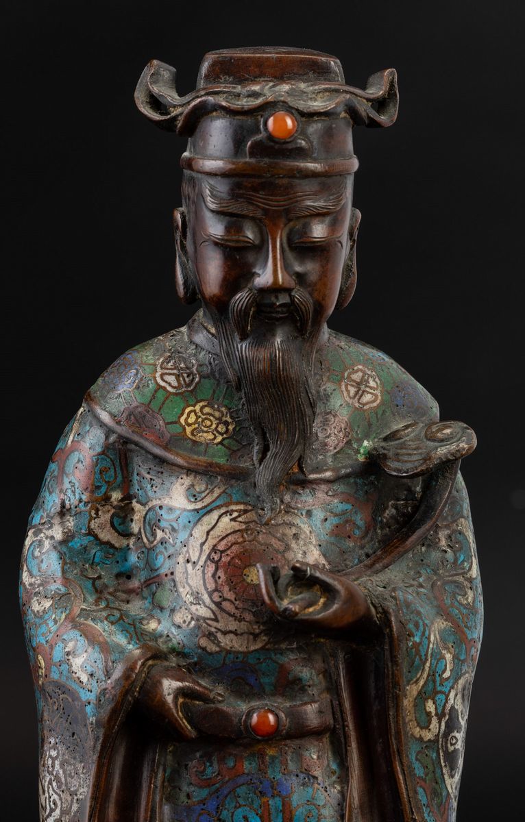 Figura di Saggio con Ruyi a Smalti Cloisonnè e Innesti in Pietre Dure, Giappone, Periodo Meiji (1...