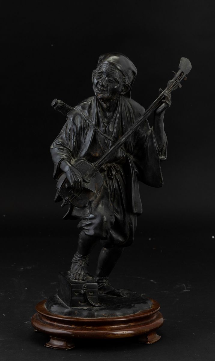 Figura di Suonatore in Bronzo, Giappone, Periodo Meiji (1868-1912)
