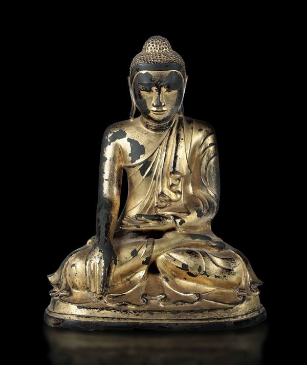 Figura di Buddha Sakyamuni in bronzo dorato, Thailandia, XIX secolo