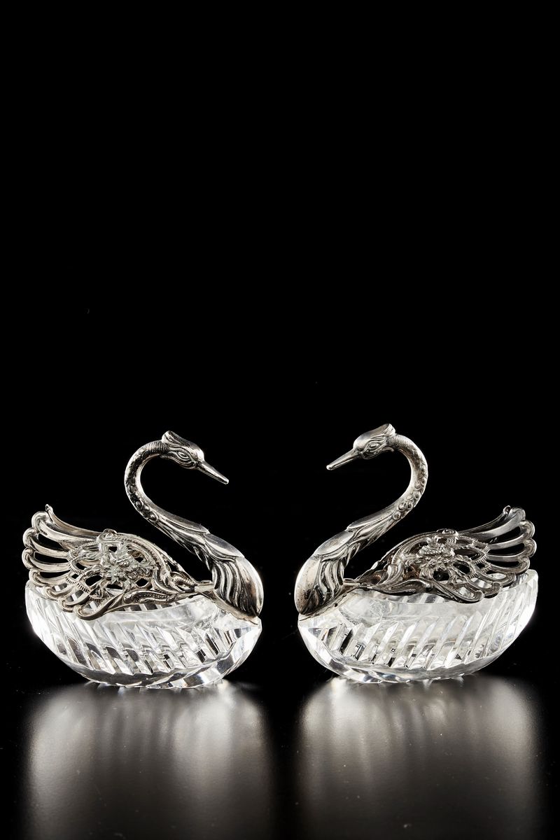 Coppia di Saliere in Argento e Vetro Molato a Guisa di Cigno. Argenteria Italiana del XX Secolo
