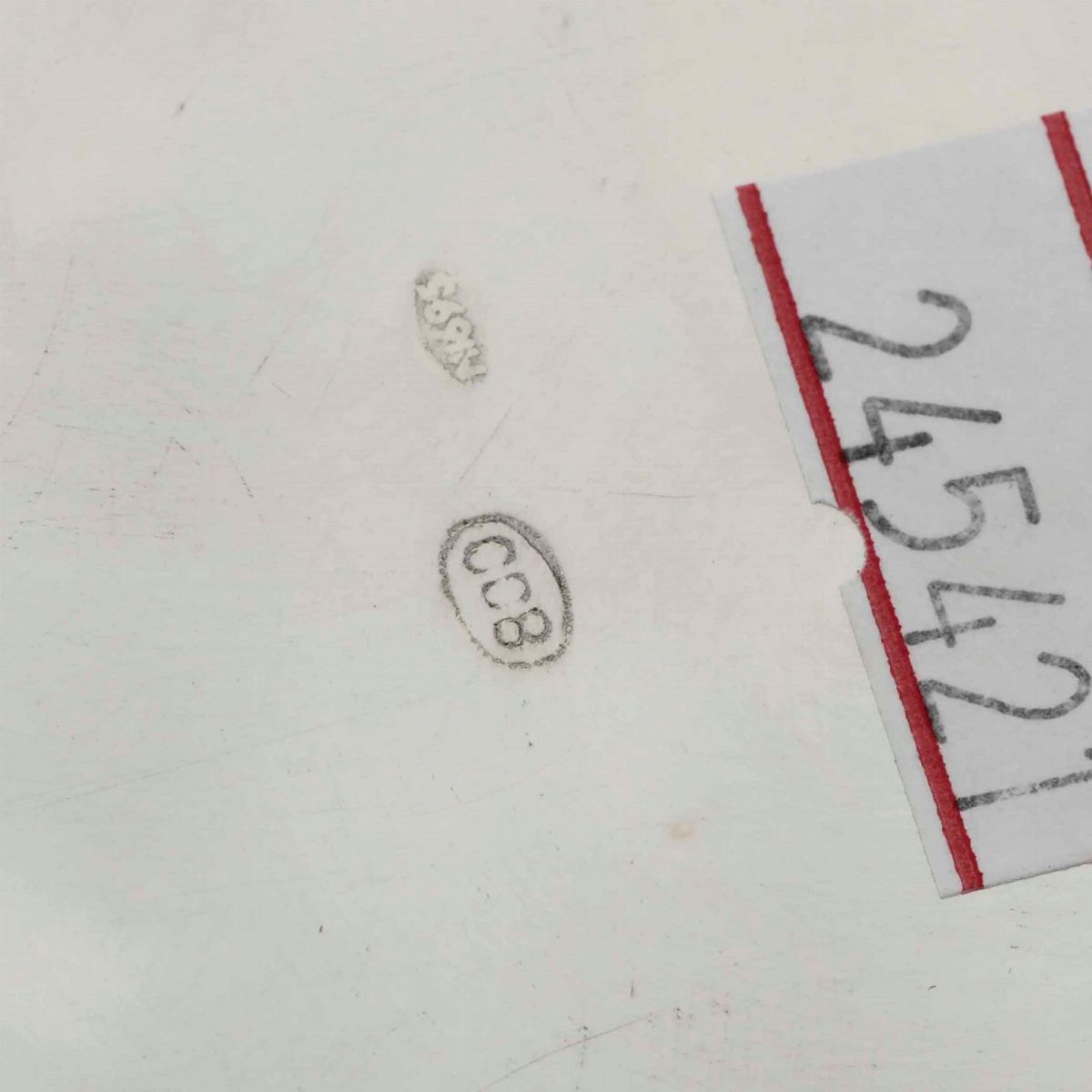 Lotto Composto da Piatto Circolare in Argento. Argenteria Italiana del XX Secolo