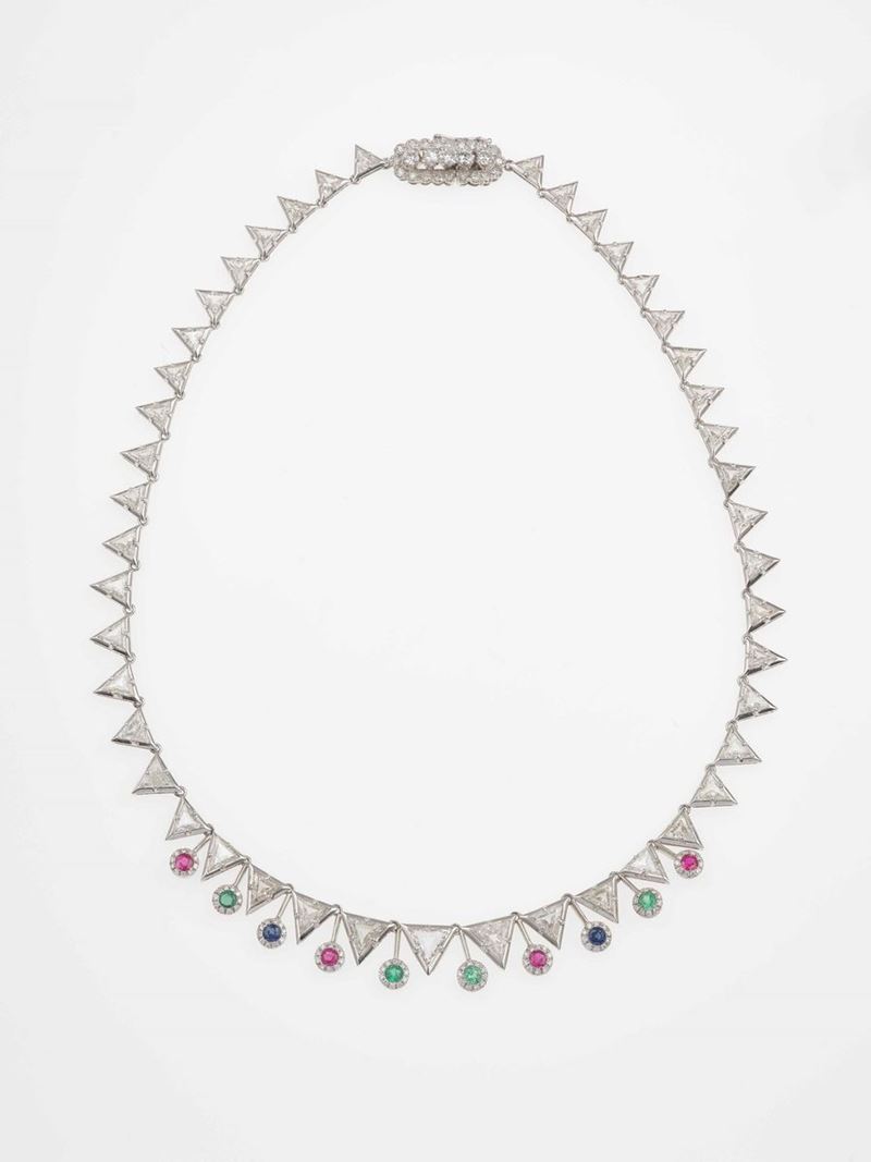 Girocollo con diamanti taglio trilliant con rubini, smeraldi e zaffiri  - Asta Fine Jewels - Cambi Casa d'Aste