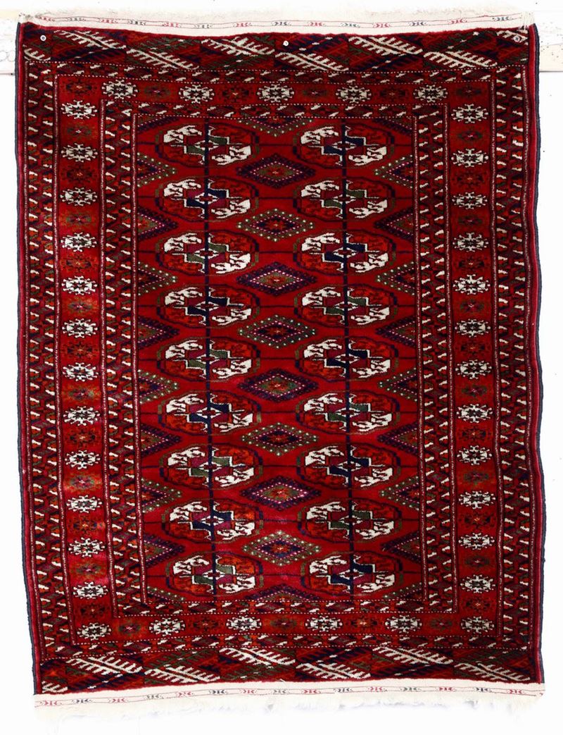 Tappeto turkmeno XX secolo  - Asta Tappeti - Cambi Casa d'Aste