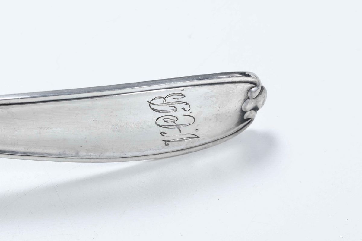 Servizio di Posate in Argento Fuso e Cesellato. Argenteria Italiana del XX Secolo. Argentiere Cle...