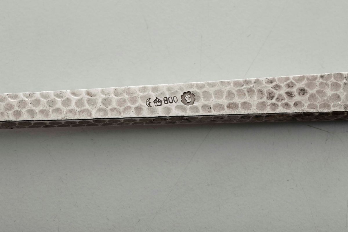 Set di Quattro Cucchiai in Argento Martellato. Germania XIX-XX Secolo