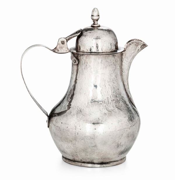 Cuccuma in argento fuso e sbalzato. Repubblica veneziana XVIII-XIX secolo