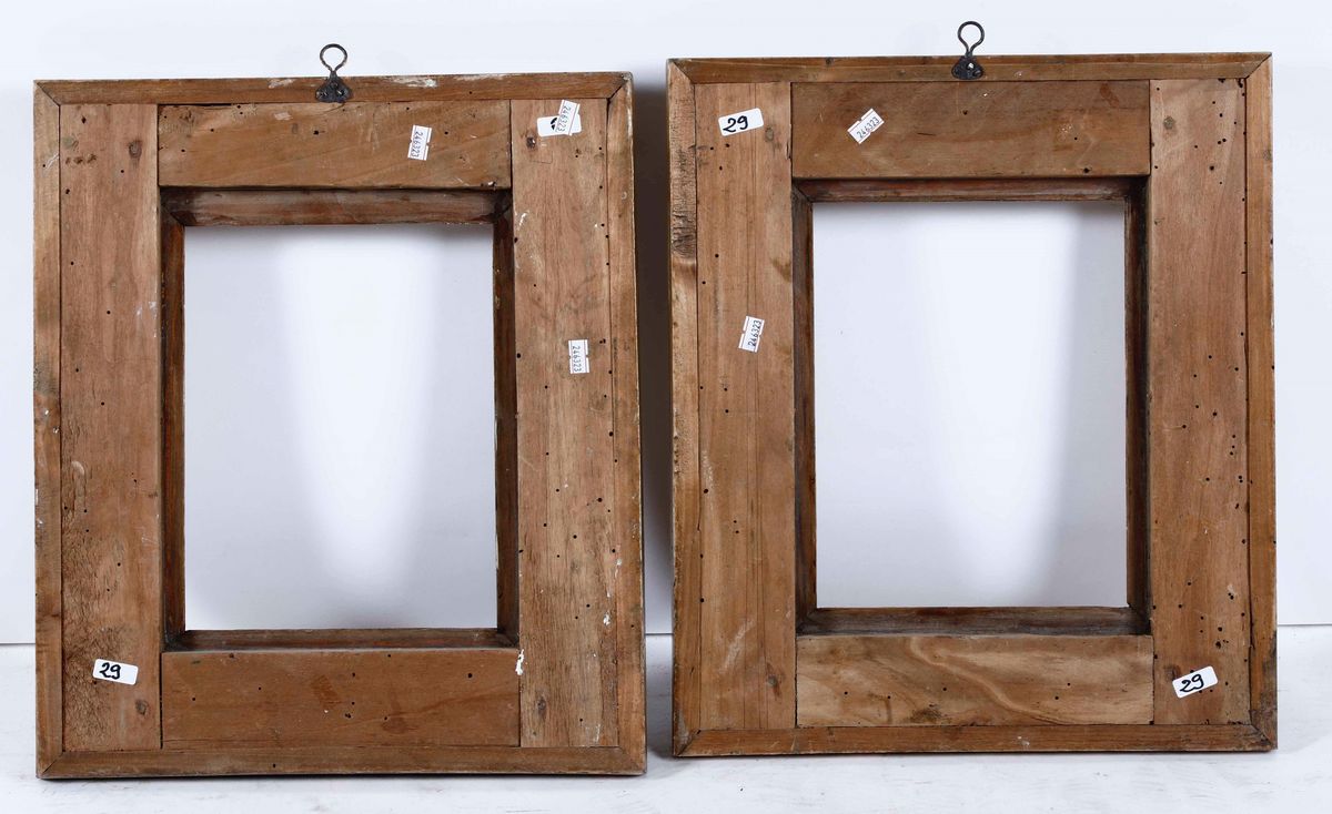 Coppia di Cornici in Legno Dorato, Italia Centrale XVIII Secolo