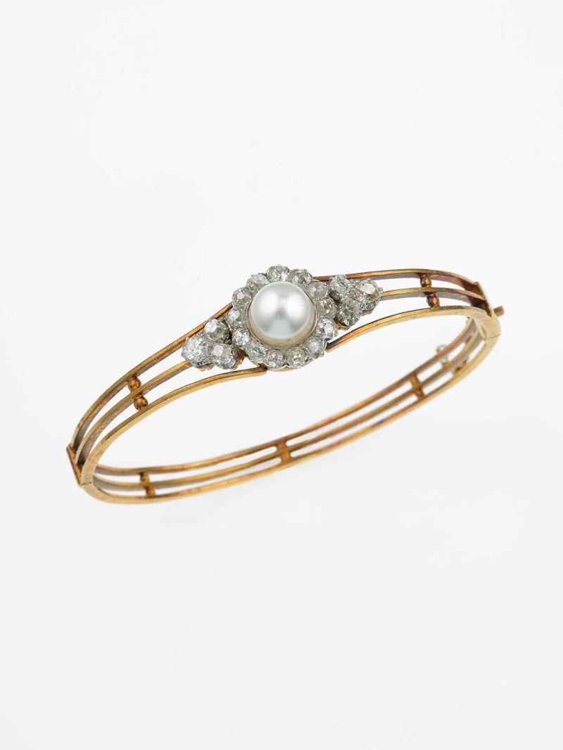 Natural pearl and gold bangle; accompanied by a gemmological report  - Auction Fine Jewels - Cambi Casa d'Aste
