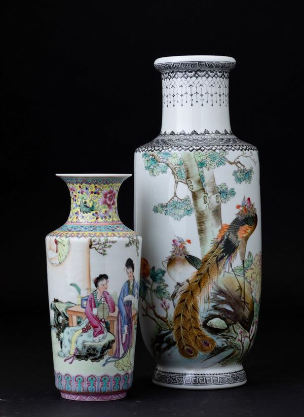 Coppia di vasi in porcellana con figure femminili e paesaggio con volatili, Cina, Repubblica, XX secolo