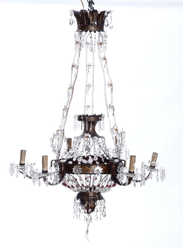 Lampadario Carlo X a sei luci in metallo e cristalli. XIX secolo