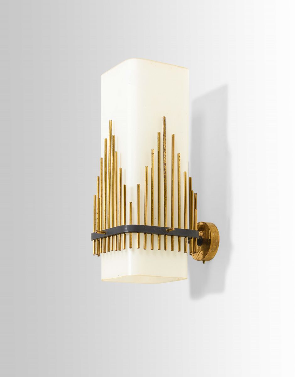 Angelo Lelii - Lampada a Parete con Struttura in Ottone e Metallo Laccato, Diffusore in Vetro Opa...