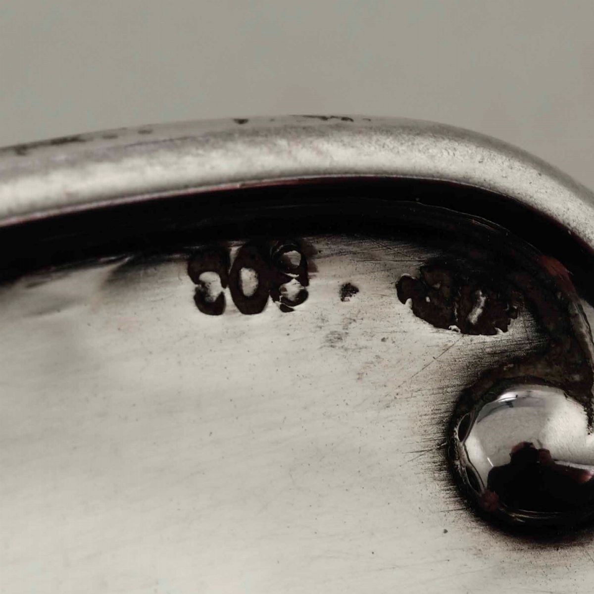 Insieme di 12 Piattini e un Piatto in Argento. Argenteria Italiana del XX Secolo. Bollo con Fasci...