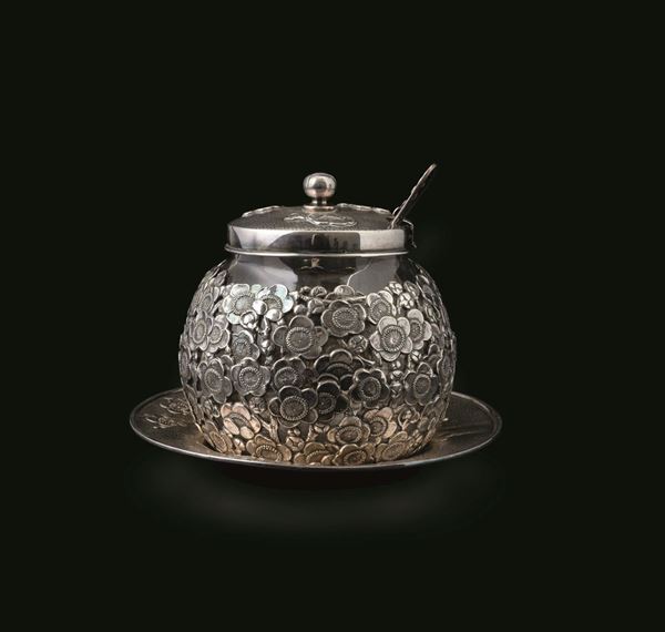 A silver sugar pot and spoon, Japan Meiji period (1868-1912)