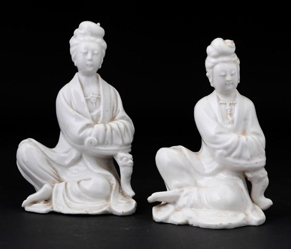 Due figure di Guanyin in porcellana Blanc de Chine, Cina, Dinastia Qing, XIX secolo