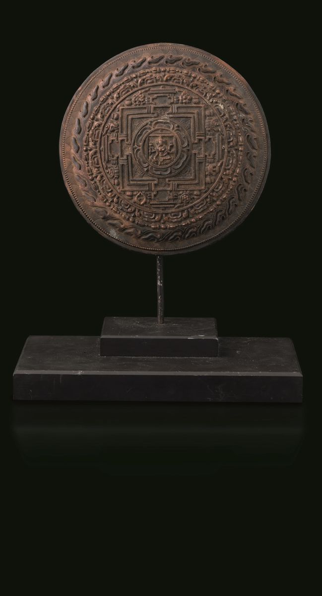 Placca da Specchio in Bronzo con Mandala a Rilievo, Tibet, XVIII Secolo