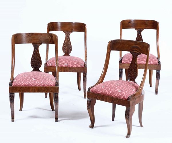 Quattro sedie in legno con schienale a cartella, XIX secolo