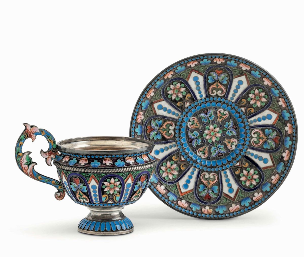 Tazza e Piattino. Argento e Smalti Colorati. Manifattura Russa del XX Secolo