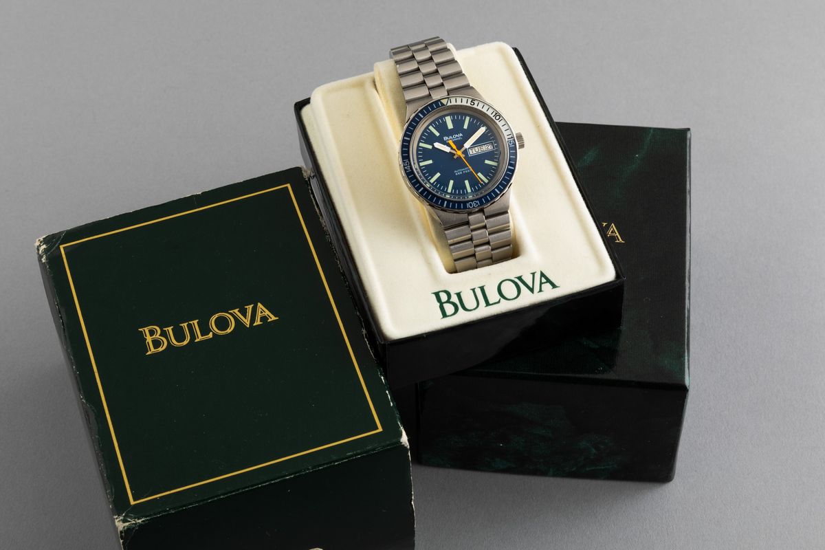 Bulova - Rarissimo Snorkel Quadrante Blu, in Acciaio con con Ghiera in Bachelite, Data e Giorno d...