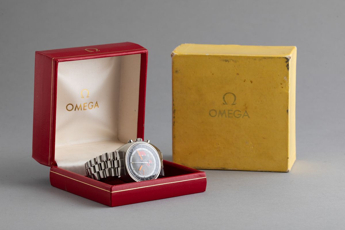 Omega - Seamaster Soccer Chronograph con Cassa Tonneau in Acciaio, Carica Manuale con Astuccio e ...