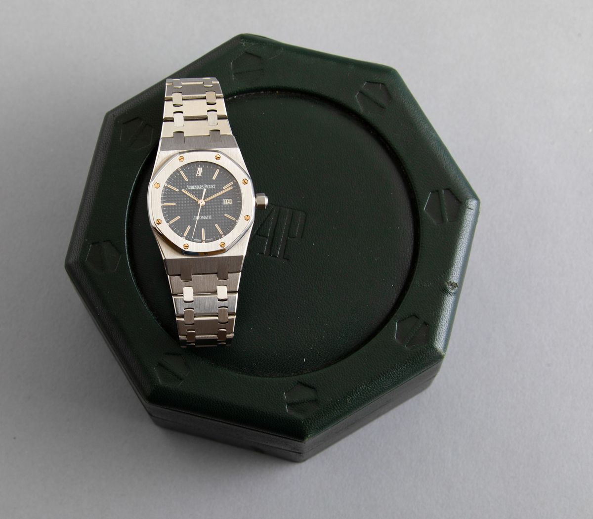 Audemars Piguet - Royal Oak Ref 15000st, in Acciaio con Quadrante Blu Boutique con Astuccio Origi...
