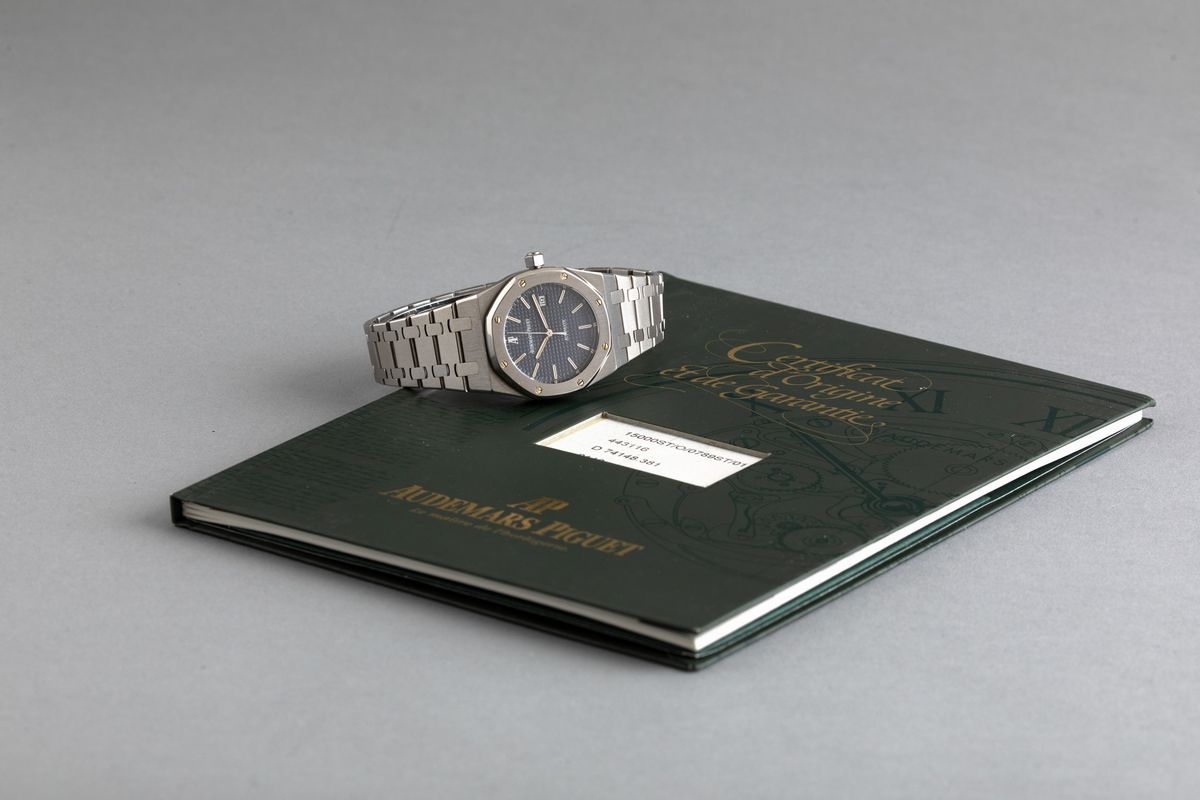 Audemars Piguet - Royal Oak Ref 15000st, in Acciaio con Quadrante Blu Boutique con Astuccio Origi...