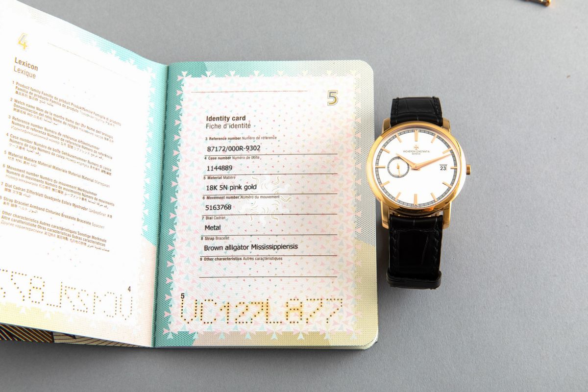 Vacheron & Constantin - Traditionelle, Elegante Orologio in Oro Rosa 18k con Datario e Piccoli Se...