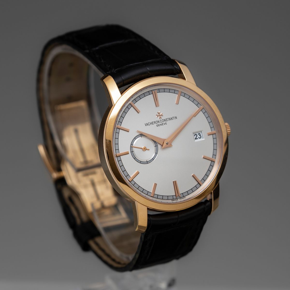 Vacheron & Constantin - Traditionelle, Elegante Orologio in Oro Rosa 18k con Datario e Piccoli Se...