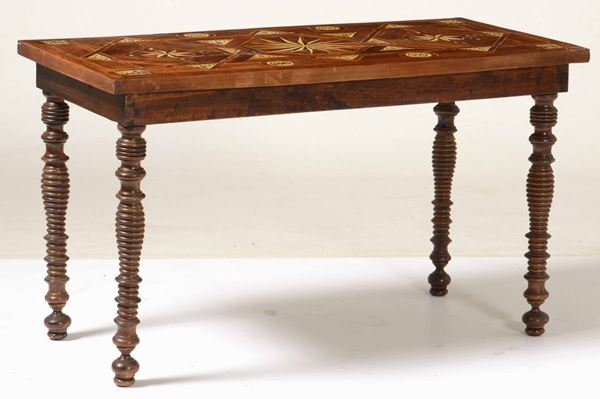 Tavolo lastronato e intarsiato. Spagna, XIX secolo