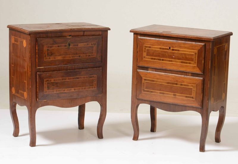 Coppia di comodini lastronati e filettati  - Asta Antiquariato Febbraio | Cambi Time - Cambi Casa d'Aste