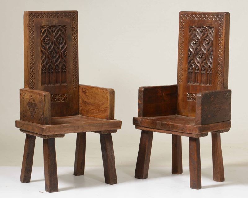 Coppia di poltrone in legno intagliato, Alto Adige  - Asta Antiquariato Febbraio | Cambi Time - Cambi Casa d'Aste