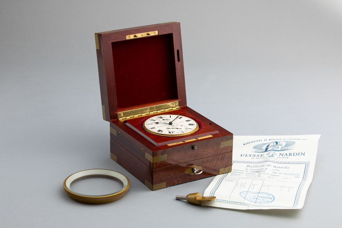 Ulysse Nardin - "chronometre Du Bord", Raro Deck-watch da Marina in Ottone Dorato con Scatola in ...