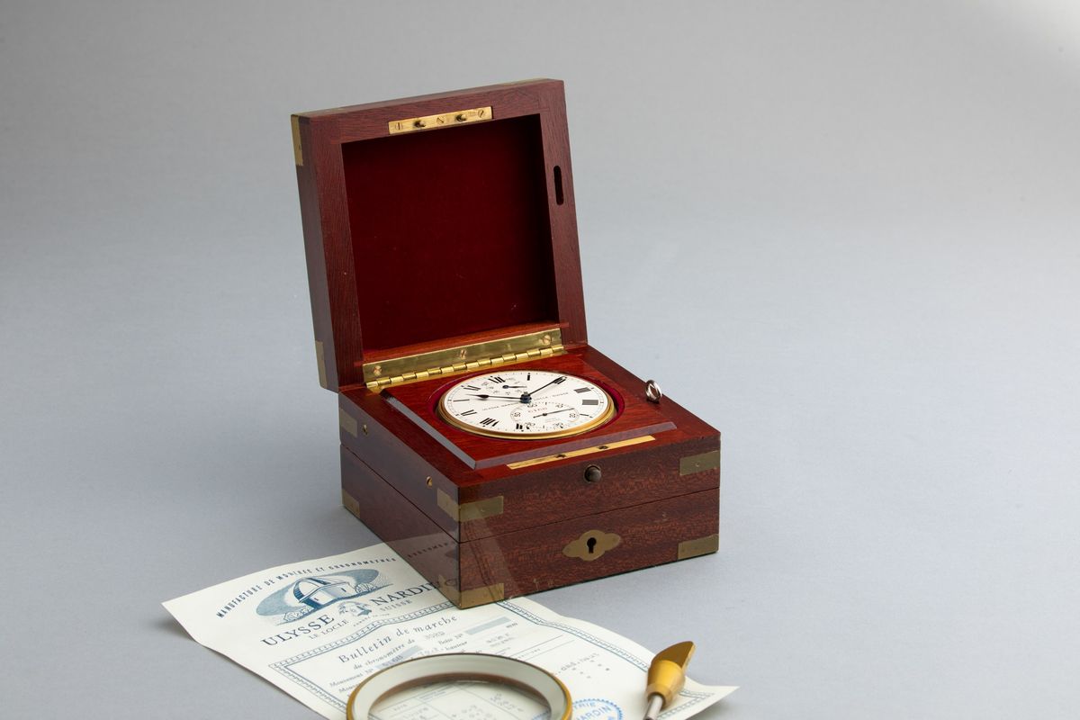Ulysse Nardin - "chronometre Du Bord", Raro Deck-watch da Marina in Ottone Dorato con Scatola in ...