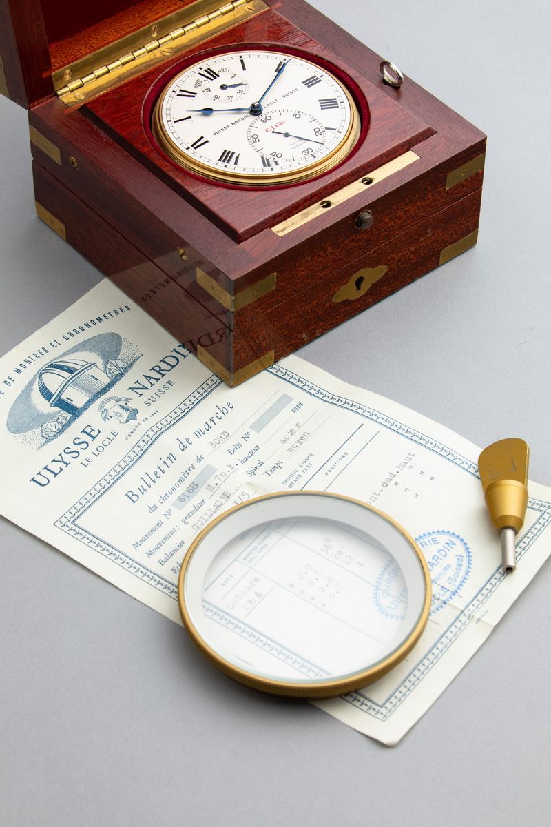 Ulysse Nardin - "chronometre Du Bord", Raro Deck-watch da Marina in Ottone Dorato con Scatola in ...