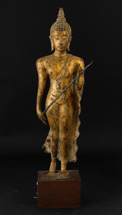 Figura di Buddha Stante in Bronzo Dorato, Thailandia, Ayutthaya, XVII Secolo
