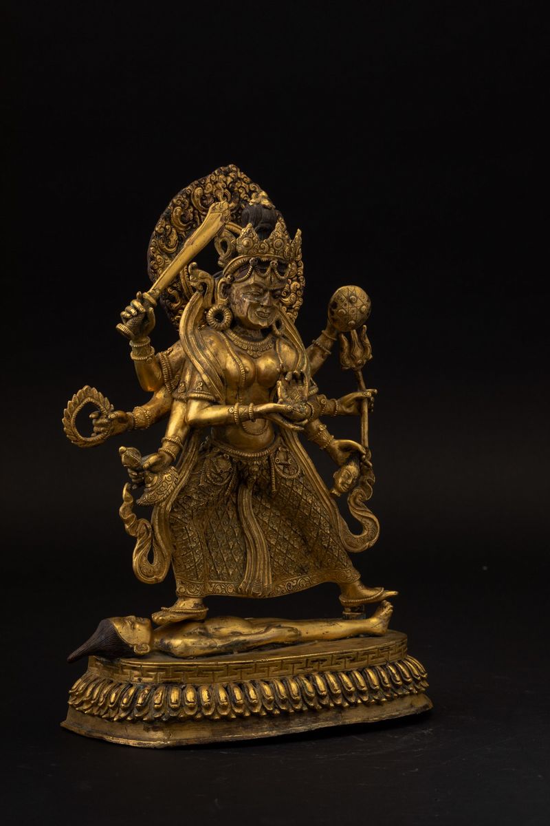 Figura di Durga Stante in Bronzo Dorato, Tibet, XVIII Secolo