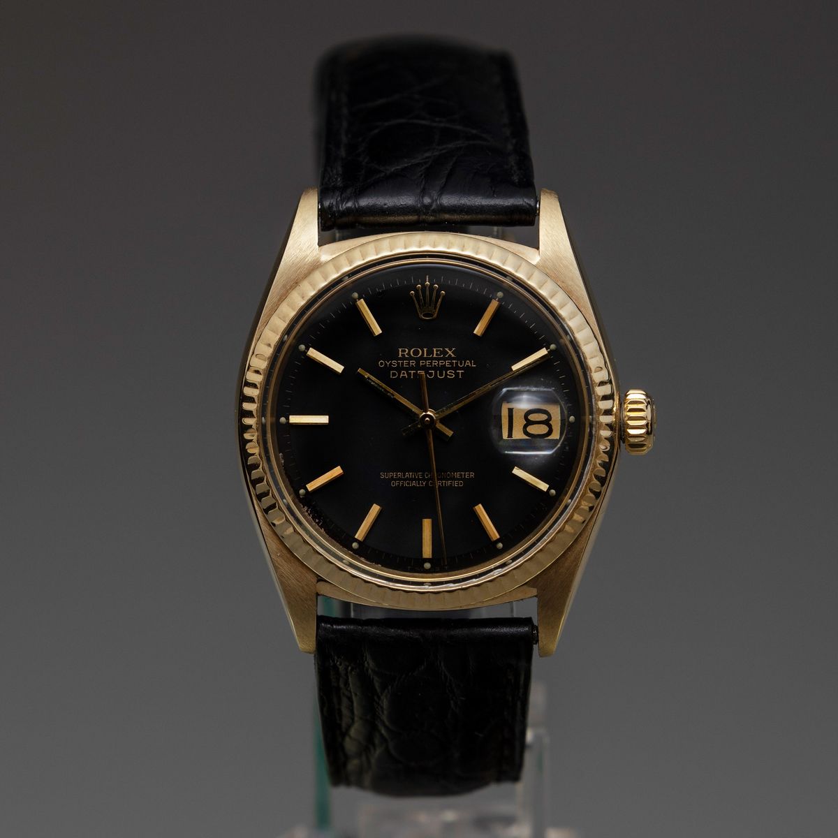 Rolex - Datejust Ref 1601 in Oro 18k con Quadrante Nero Indici a Bastone e Cinturino in Pelle.