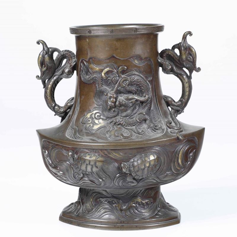 A bronze vase, Japan, Meiji period  - Auction Chinese Works of Art - II - Cambi Casa d'Aste