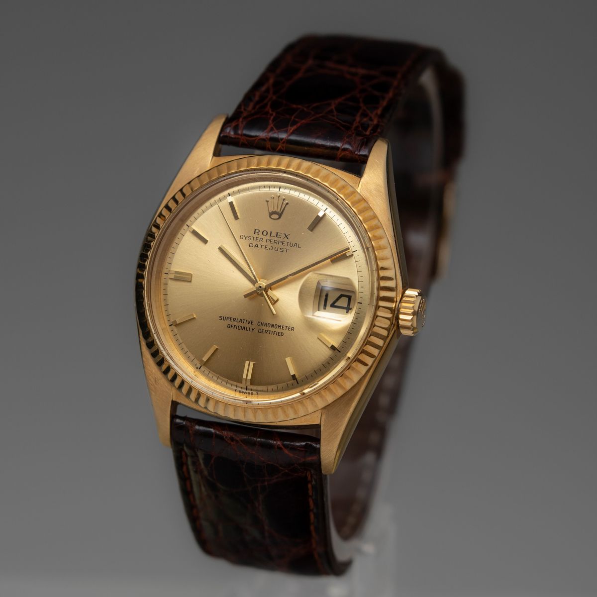 Rolex - Datejust Ref 1601 in Oro 18k con Quadrante Champagne Indici a Bastone e Cinturino in Pell...