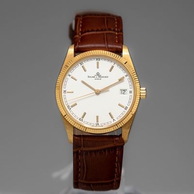 Baume e Mercier - Orologio in Oro 18k al Quarzo con Datario, Quadrante Bianco e Fondello a Vite