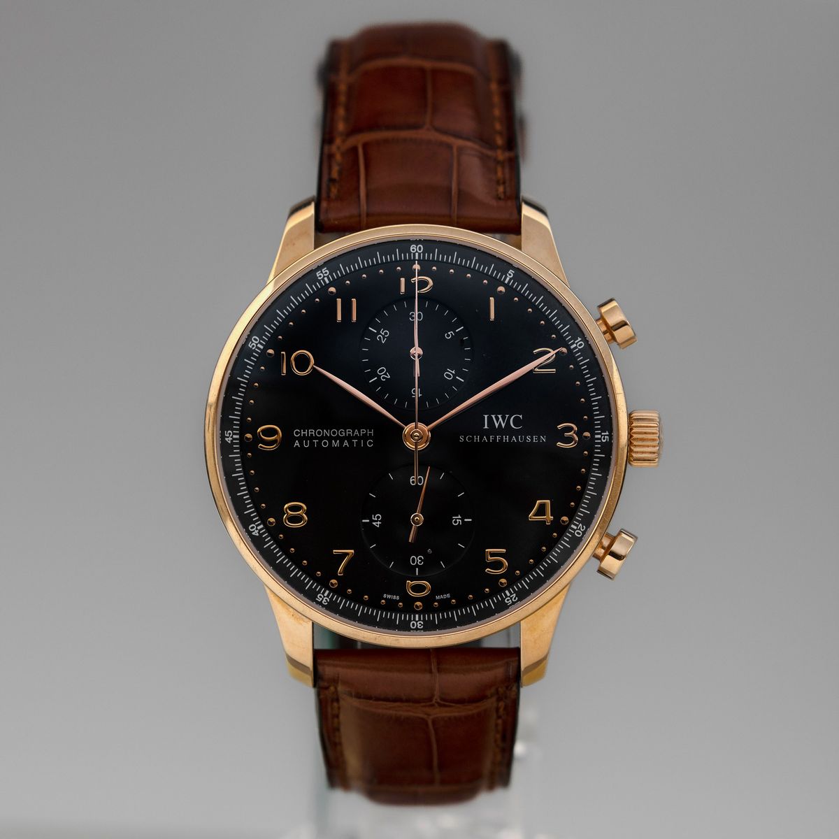Iwc - Cronografo Portoghese in Oro Rosa 18k, con Quadrante Nero e Numeri Arabi Applicati. Accompa...