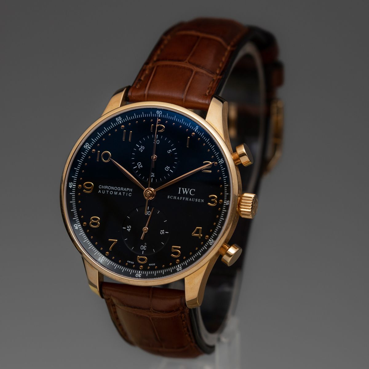 Iwc - Cronografo Portoghese in Oro Rosa 18k, con Quadrante Nero e Numeri Arabi Applicati. Accompa...