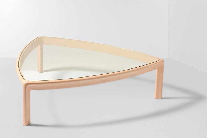 Angelo Mangiarotti : Grande tavolo basso con struttura in legno laccato e piano in cristallo.  - Auction Design Lab - Cambi Casa d'Aste