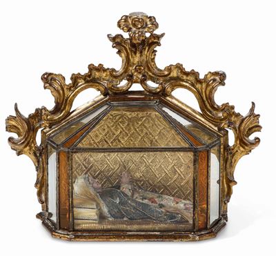 Dormitio Virginis. Scultura in Legno Policromo Entro Teca in Legno Intagliato, Dorato e Vetro. Ar...