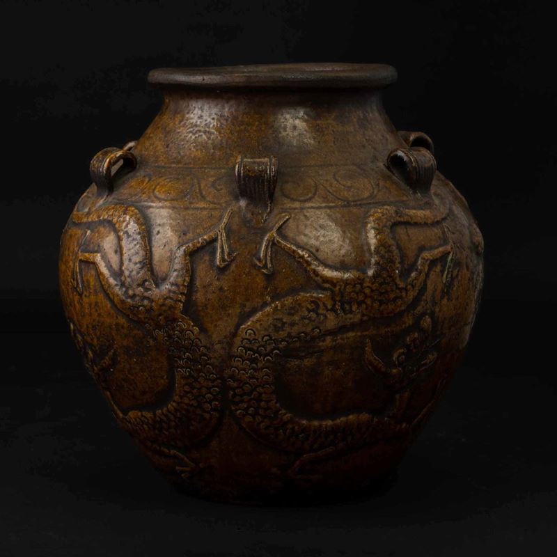 A terracotta urn, China, Ming Dynasty  - Auction Chinese Works of Art - II - Cambi Casa d'Aste