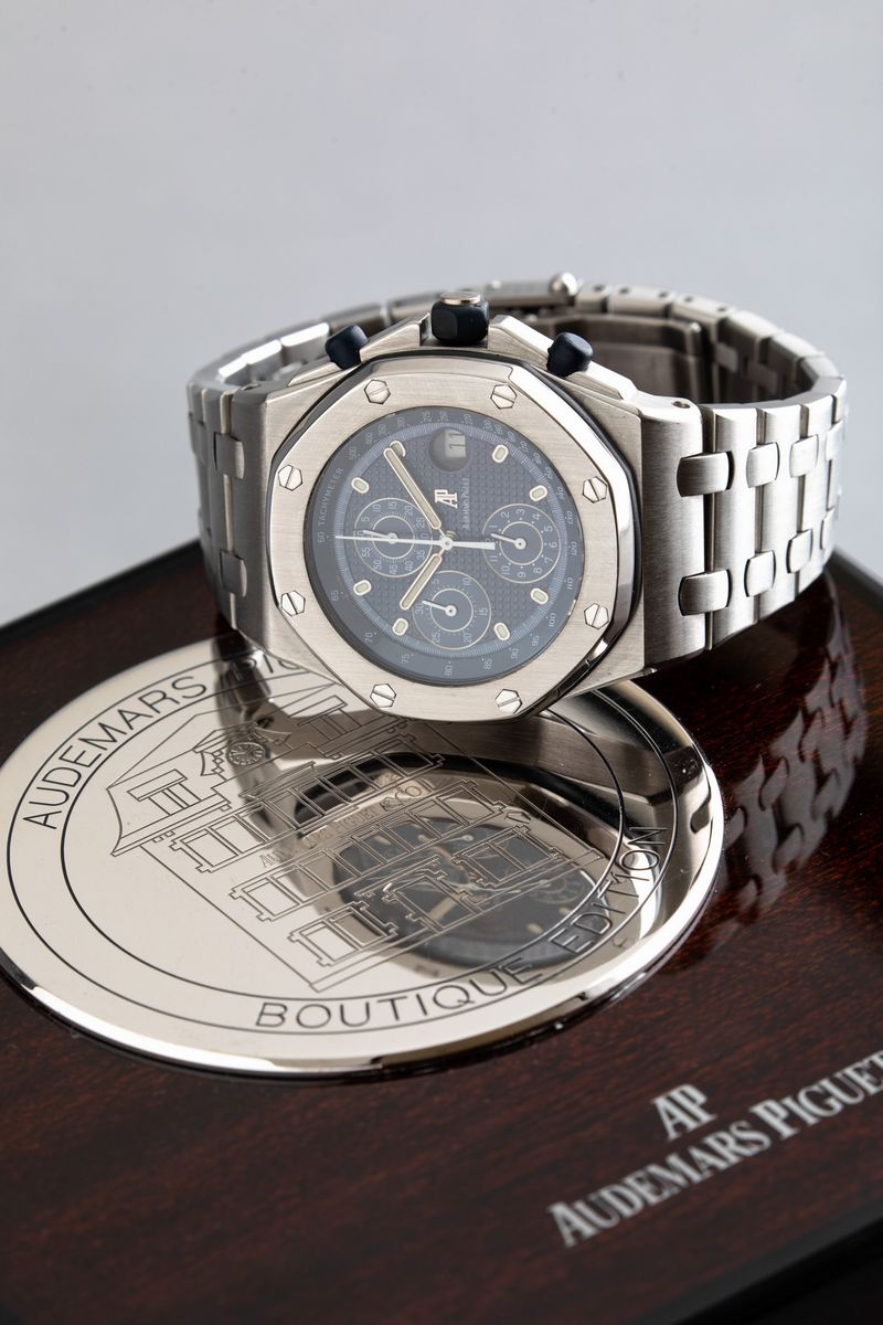 Audemars Piguet - Offshore Ref 25721st "the Beast" Seriale D in Acciaio, Quadrante "blue Queen" T...