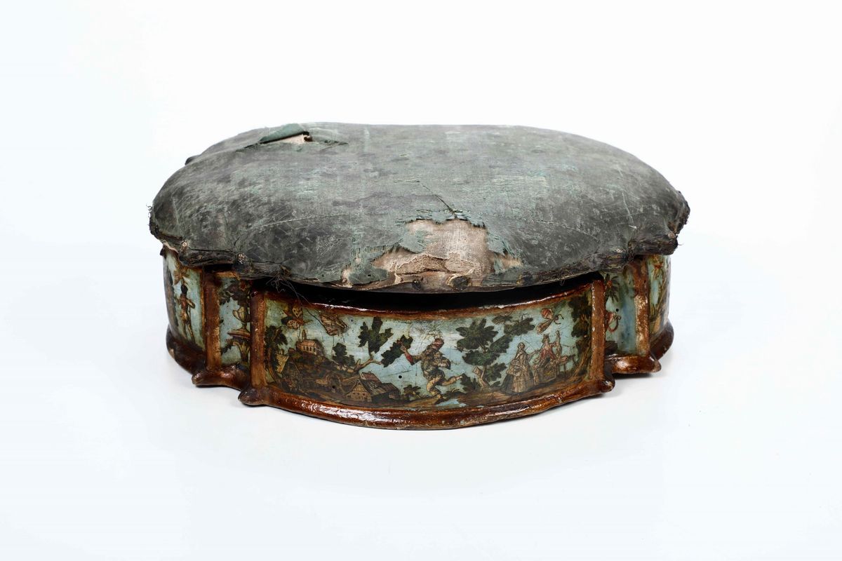Scatola da Cucito in Legno Laccato e Decorato Ad Arte Povera. Arte Veneziana, XVIII Secolo