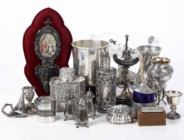 Lotto di piccoli oggetti in argento. Differenti manifatture italiane del XX secolo