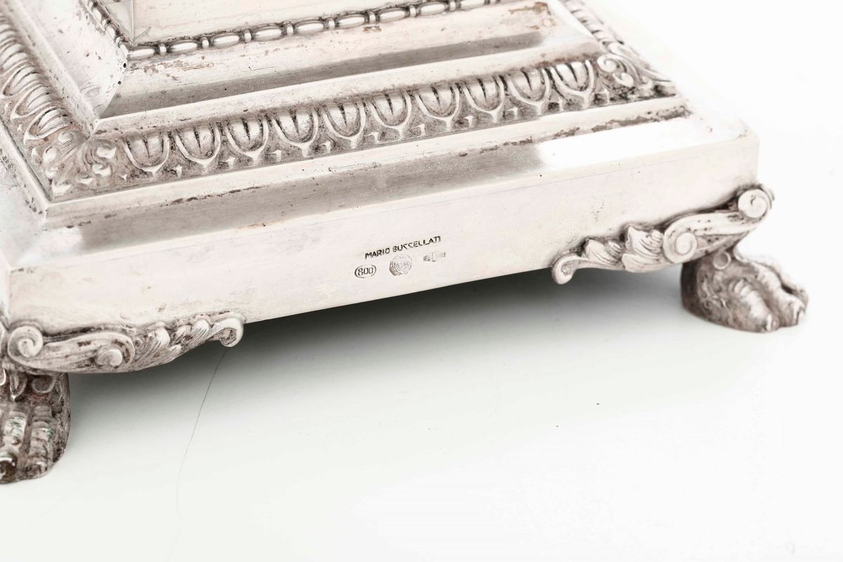 Specchio da Toelette in Argento Fuso e Cesellato. Argenteria Artistica Milanese del XX Secolo. Ma...