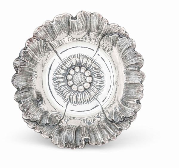 Ciotola in argento 925 a forma di fiore. Mario Buccellati, Milano XX secolo
